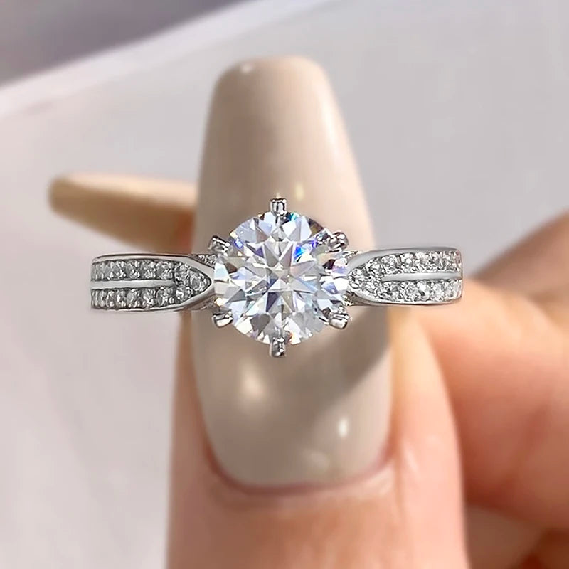 Anel Solitário com Pedra Moissanite