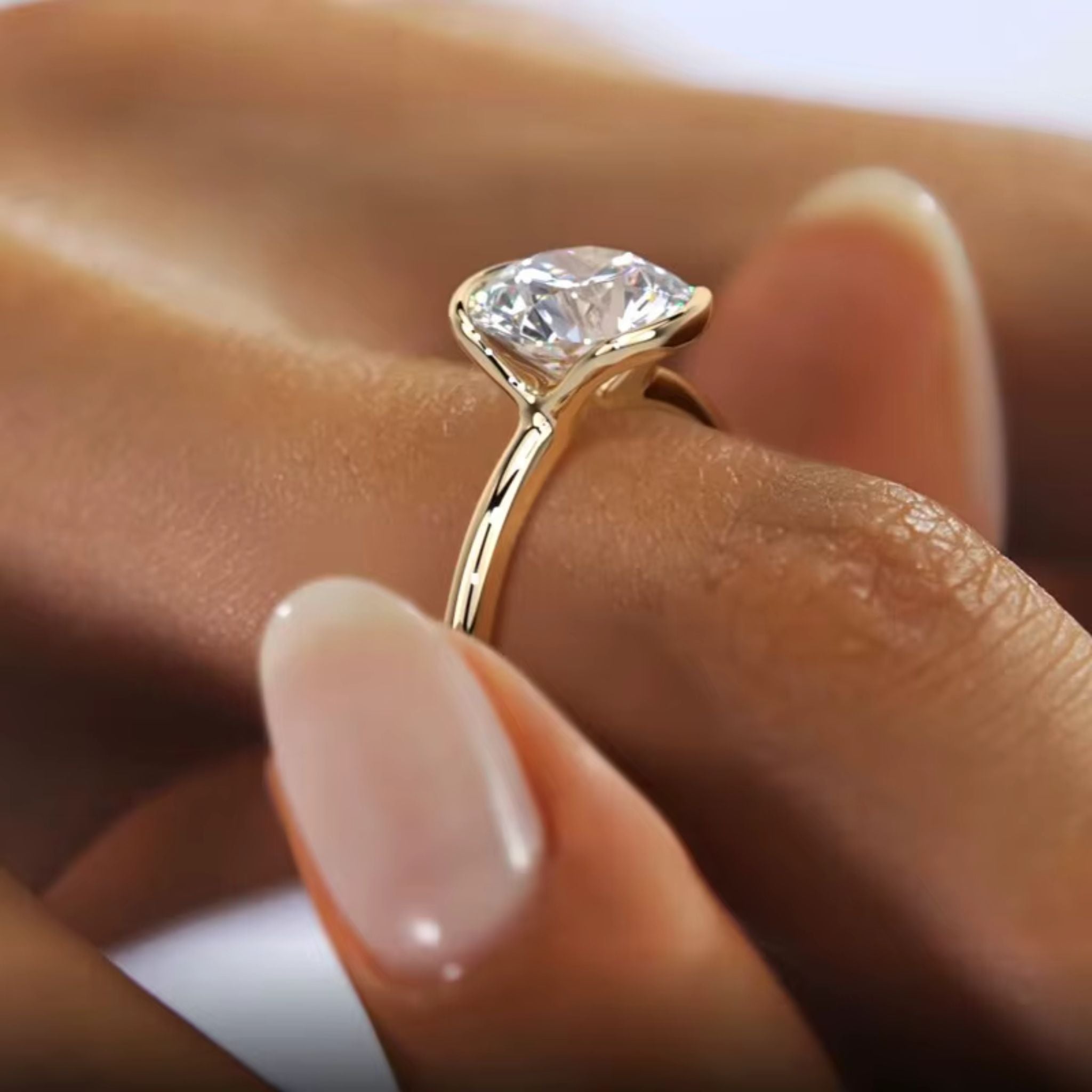 Anel Solitário com Pedra Central Moissanite 1ct Banhado em Ouro 18k