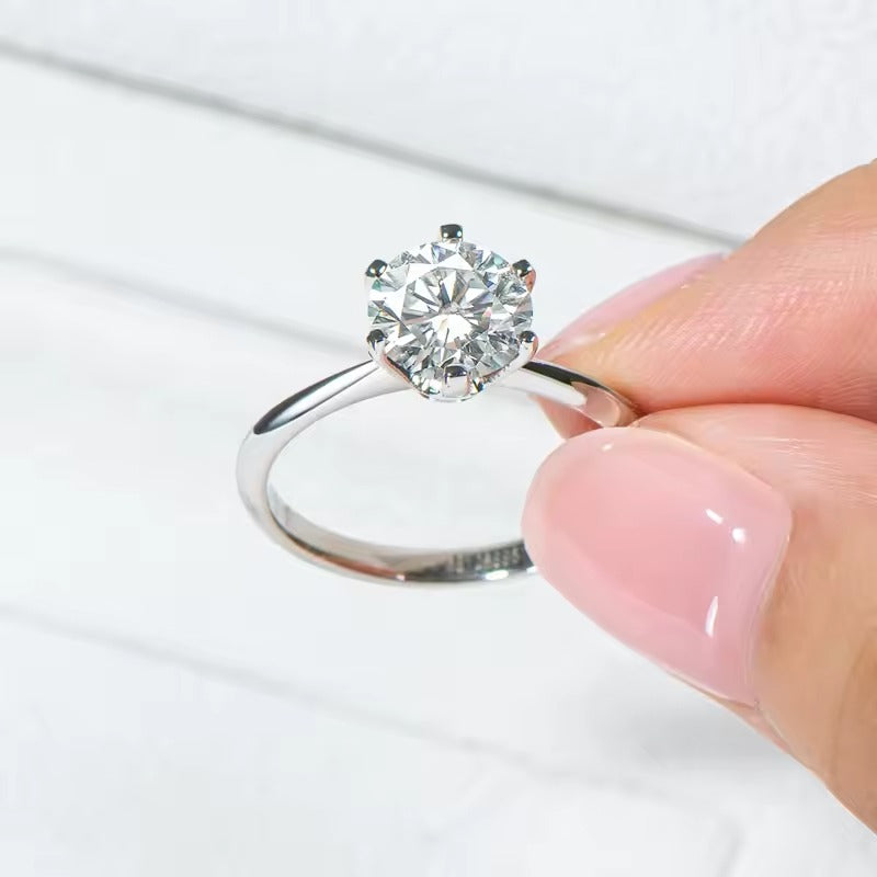Anel Solitário em Prata 925 Moissanite Brilhante