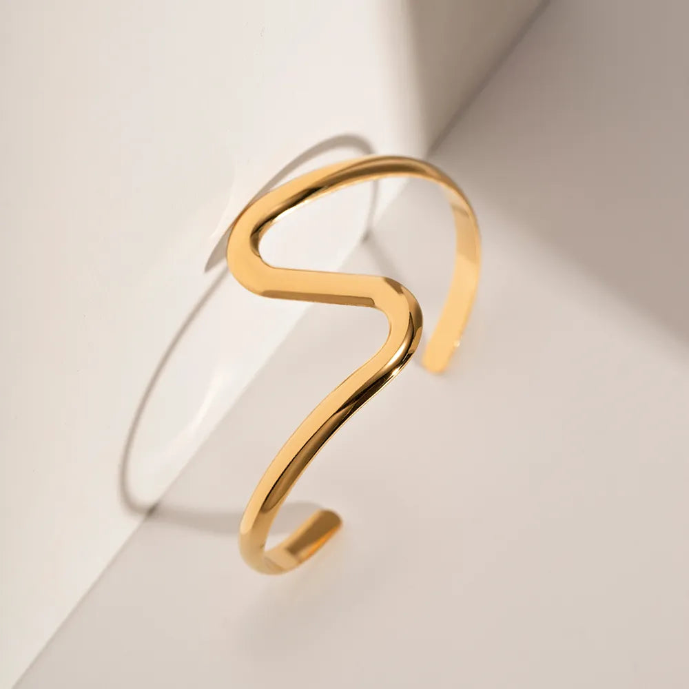 Bracelete em Ondas Banhado em Ouro 18k