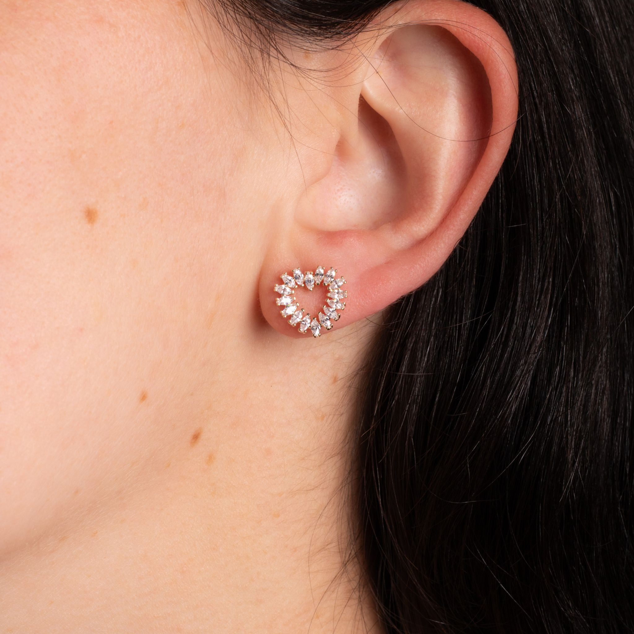 Brinco Amor Brilhante com Zircônias Banhado em Ouro 18k