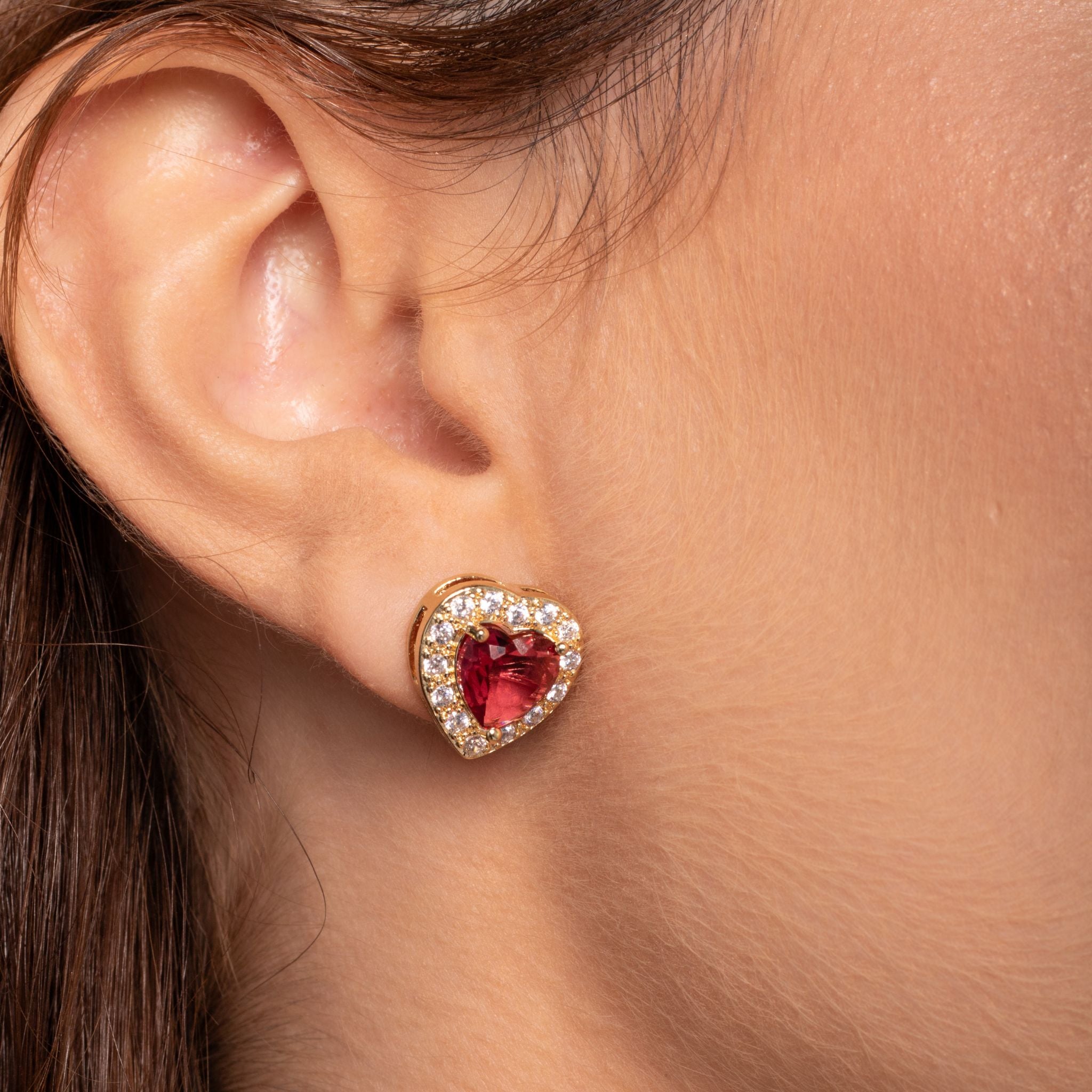 Conjunto Coração Rubi Cravejado, Colar e Brinco Banhados em Ouro 18k