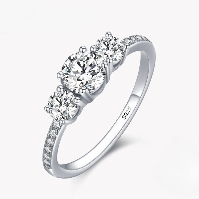 Anel Solitário com Diamante de Noivado