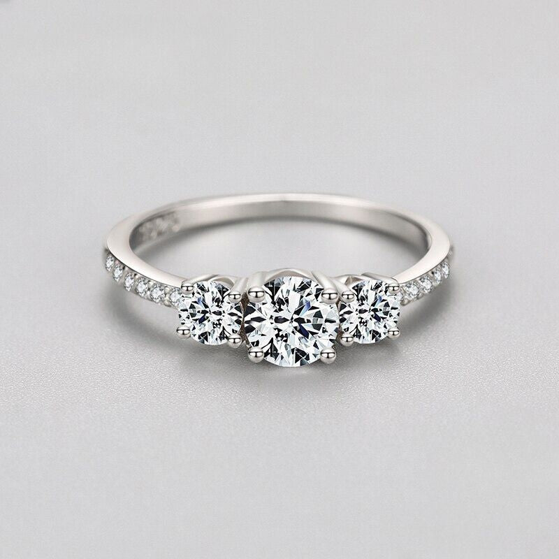 Anel Solitário com Diamante de Noivado