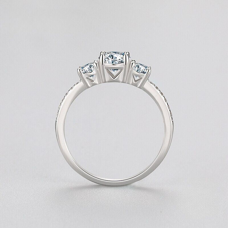 Anel Solitário com Diamante de Noivado