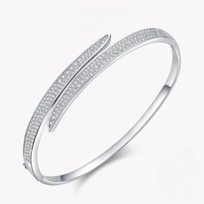 Bracelete com Zircônias Banhado em Ouro Branco