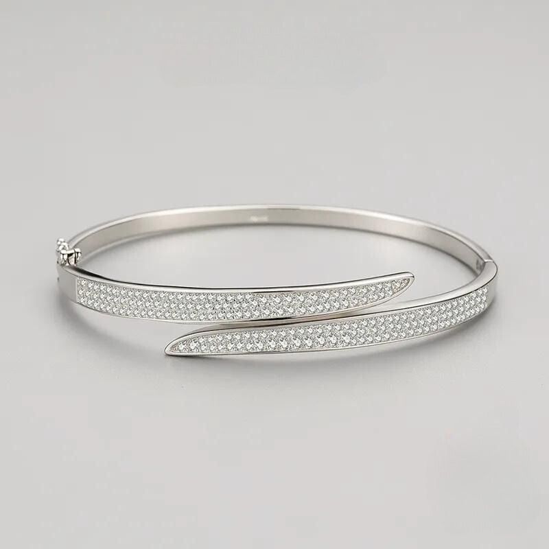 Bracelete com Zircônias Banhado em Ouro Branco
