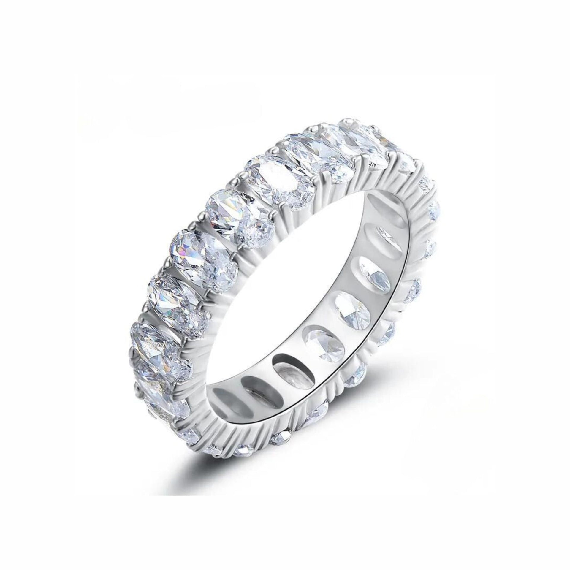 Anel Prata com Zircônias Oval