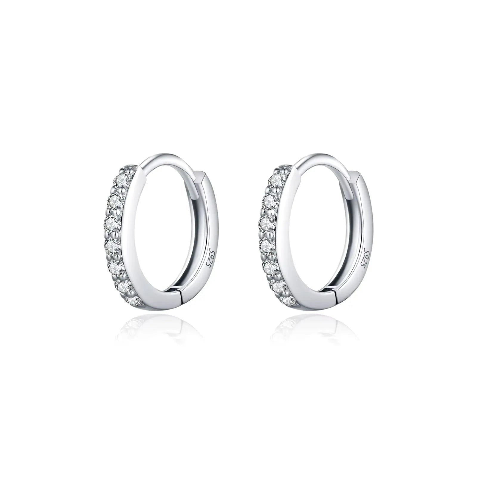 Brinco Argola Cravejada em Prata 925 com Moissanite