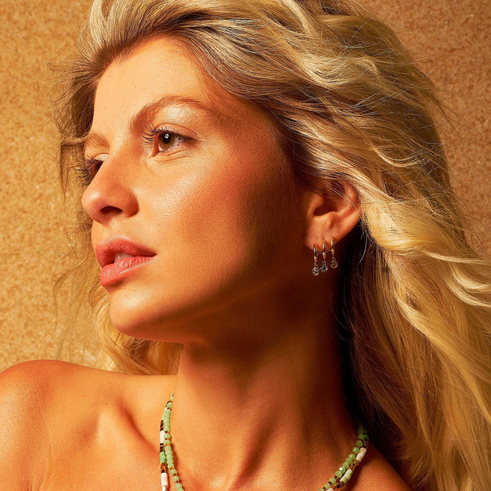 Brinco Argola Tripla com Zircônias Banhado em Ouro 18k