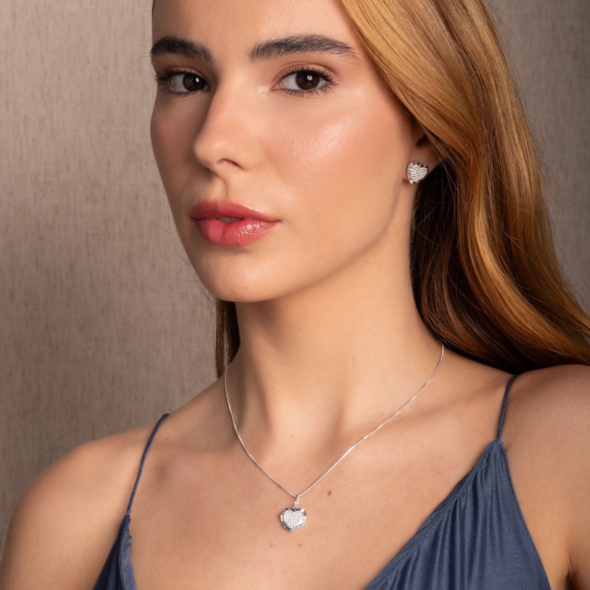 Conjunto Colar e Brinco Coração Cravejado Banhado em Ouro 18k